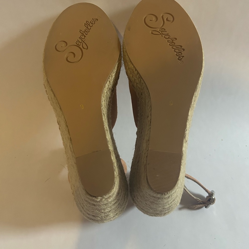 Seychelles Floral Espadrille Wedge Sandals Tan Suede Leather Peep Toe Heels Sz 9 - Picture 9 of 12